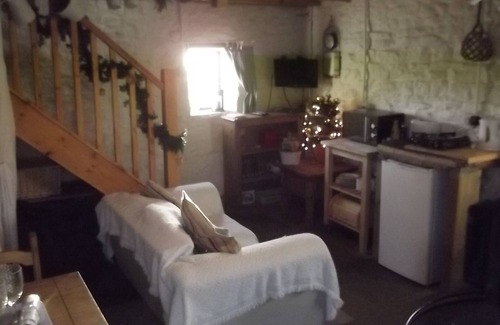 Alston Cottage | Crofters Cottage Cosy,Romantic with 24/7 private hottub sole use,Farm holiday