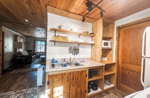 Bayfield Cabin | Croll Cabins-DeSpain Schoolhouse-#1 on Vallecito Lake