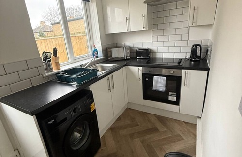 Blaydon on Tyne House | Cromwell-2 Bed House Great for Contractors with Drive+WiFi