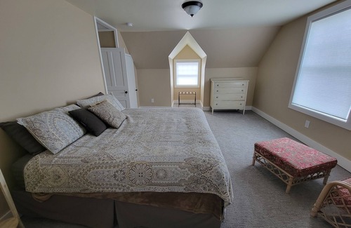 Ponshewaing Cottage | Crooked Lake Cottage - 4 Bedrooms and 2 baths that sleeps 12 - NEWLY RENOVATED