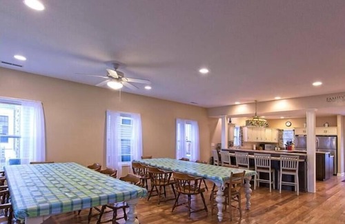 Angola Cottage | Crooked Lake - nice for big families! Near Pokagon