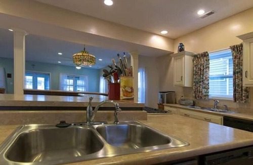 Angola Cottage | Crooked Lake - nice for big families! Near Pokagon