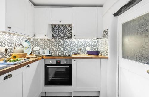 Dittisham House | Crooks Cottage - Charming, characterful, glorious views from the garden