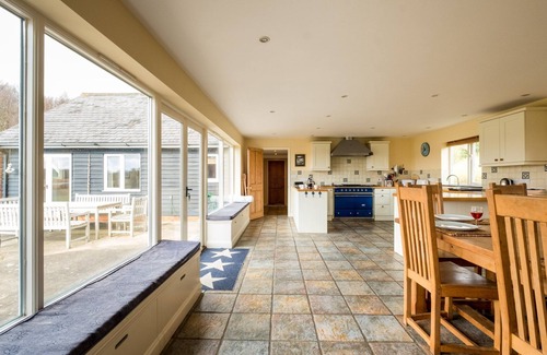 Aldringham Apartment | Crossing Cottage - sleeps 9 guests in 4 bedrooms