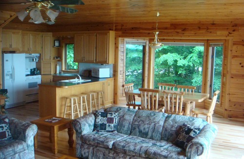 Crosslake Cabin | Crosslake, Whitefish Chain. 4 Bedroom home. 3000 sq feet