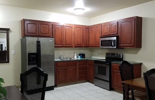 Victoria Hotel | Crossroads Inn & Suites