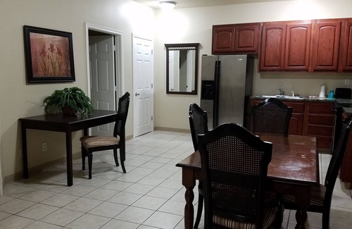 Victoria Hotel | Crossroads Inn & Suites