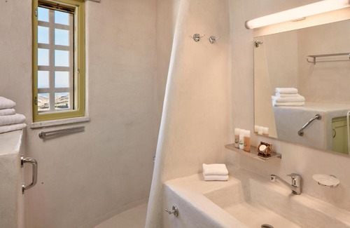 Tripotamos Hotel | Crossroads Inn Traditional Lodging