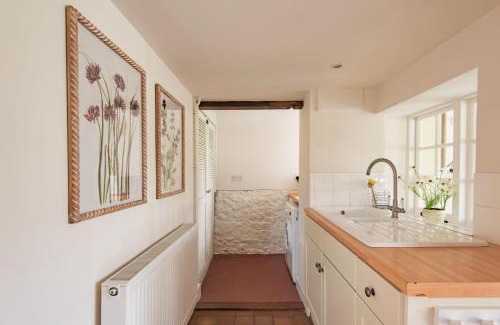 Faversham House | Crow Cottage by Bloom Stays