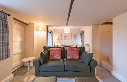 Faversham House | Crow Cottage by Bloom Stays