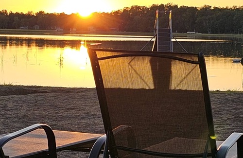 Nevis Cabin | Crow Crest Lodge Resort #2 Waters Edge, Stunning Sunsets, Family Getaway