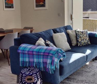 Glandore Apartment | Crow's Nest Glandore - 2 - Self Catering