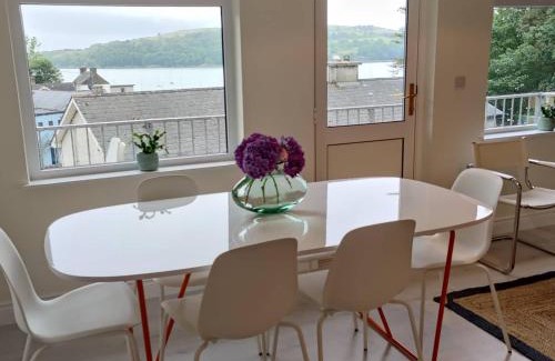 Glandore Apartment | Crow's Nest Glandore - 3 - Self Catering