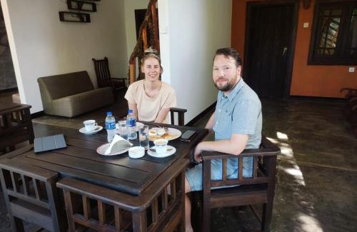 Inamaluwa Hotel | Crown Hotel Sigiriya