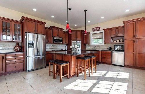 Rideau Lakes Cottage | Crown Jewel of Lower Beverly Lake-The luxurious private and spacious lake house