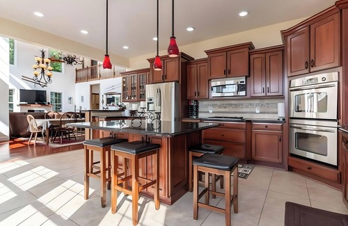 Rideau Lakes Cottage | Crown Jewel of Lower Beverly Lake-The luxurious private and spacious lake house