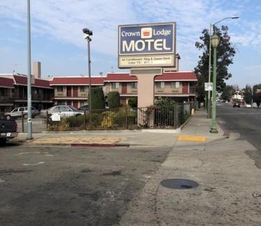 Oakland Hotel | Crown Lodge Motel