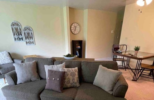Crown Point House | Crown Point/Schererville apartment Cedar Point