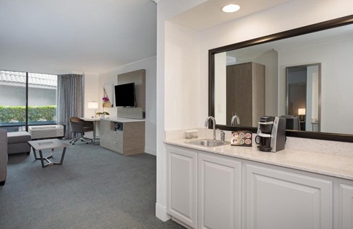 Costa Mesa Hotel | Crowne Plaza Costa Mesa Orange County by IHG