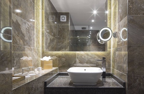 Seer Green Hotel | Crowne Plaza Gerrards Cross by IHG