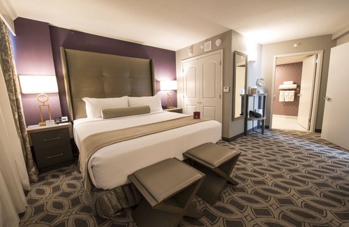 Saddle Brook Hotel | Crowne Plaza Saddle Brook by IHG