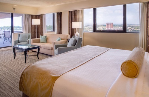 Bridgeton Hotel | Crowne Plaza St. Louis Airport by IHG