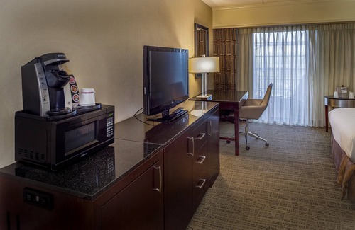 Bridgeton Hotel | Crowne Plaza St. Louis Airport by IHG