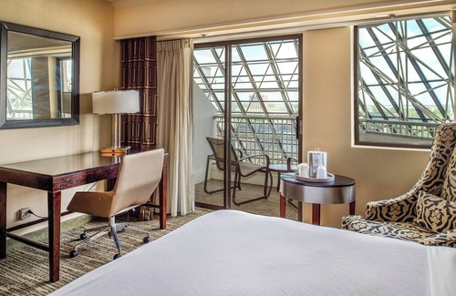 Bridgeton Hotel | Crowne Plaza St. Louis Airport by IHG