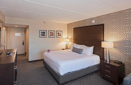 South Loop Hotel | Crowne Plaza Suites MSP Airport - Mall of America by IHG