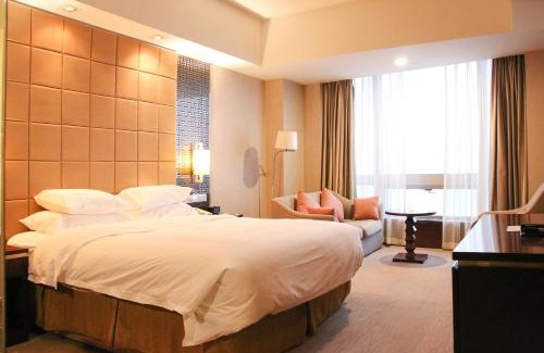 Laishan Hotel | Crowne Plaza Yantai Sea View by IHG