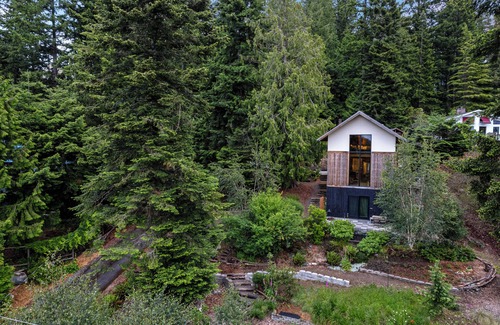 Clinton House | Crows Nest by AvantStay | Accessible Home w/Views