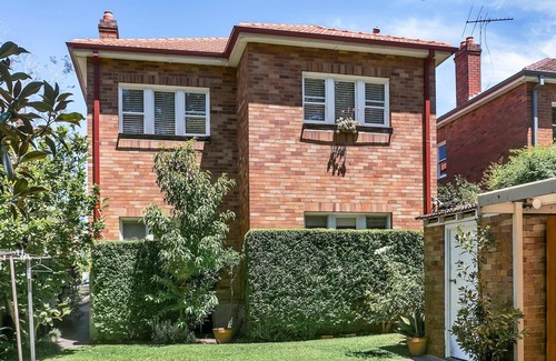 Crows Nest Apartment | Crows Nest - HUNT1 - Huntington Street - Ground Floor 1BR Retreat with Garden Access Near Vibrant Crows Nest
