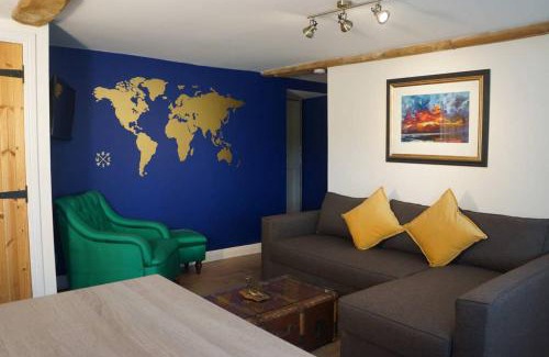Ampney Crucis House | Crucis Park Estate