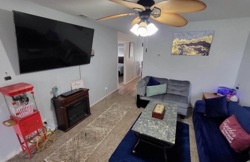 Harlandale House | CRWorld Adventure Full Home/Duplex