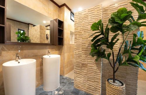 Huai Yai Villa | Crystal Bay Pool Villa Pattaya
