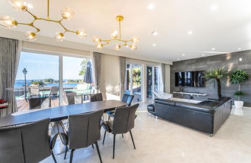 Shirahama House | Crystal Besso Shirahama