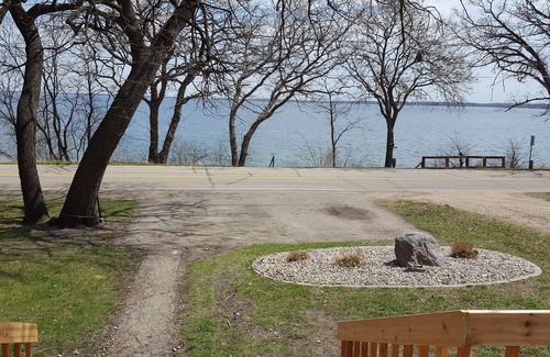 Spicer House | Crystal clean Green Lake, Spicer, MN seasonal rental