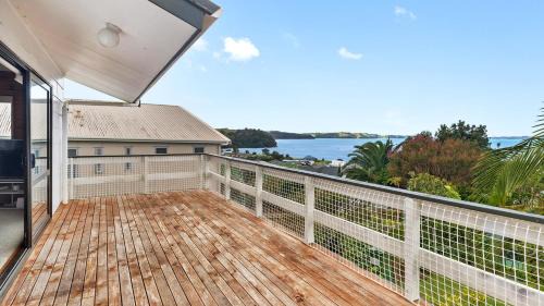 Snells Beach House | Crystal Clear - Snells Beach Holiday Home
