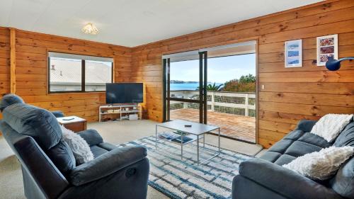 Snells Beach House | Crystal Clear - Snells Beach Holiday Home