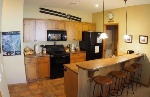 Sun Peaks Apartment | Crystal Forest #53 By Bear Country