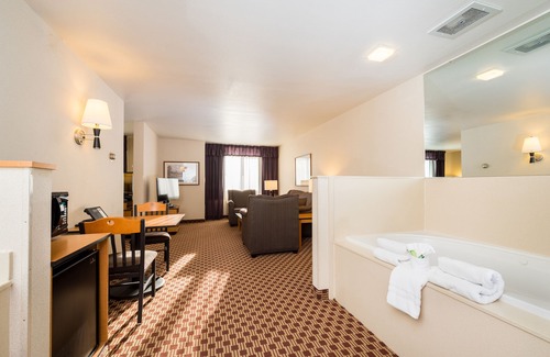 Great Falls Hotel | Crystal Inn Hotel & Suites Great Falls
