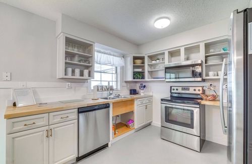 Crystal River House | Crystal River Home: 2 Mi to Three Sisters Springs!