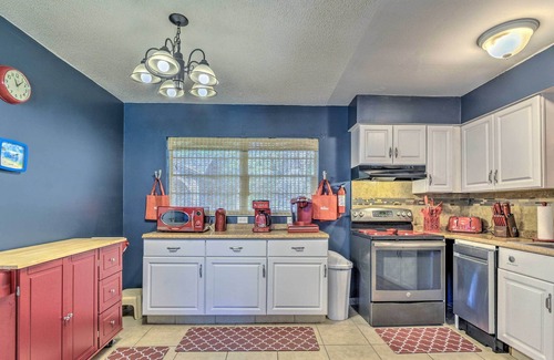 Crystal River House | Crystal River Retreat with Hot Tub & Gazebo!