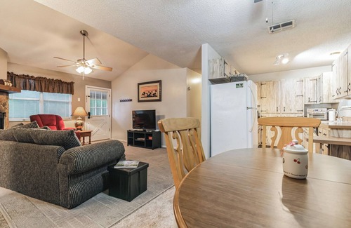Crystal River Cabin | Crystal River Retreat 2BR/2BA