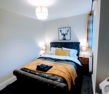 North Shields Apartment | Crystal Suite 2 -free private parking