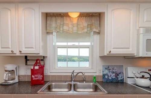 Town of Jerusalem Cottage | Crystal Waters - Enjoy Beautiful Sunrises on Keuka Lake!