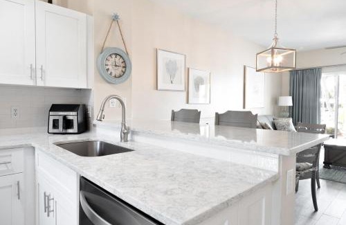 Marathon House | Crystal Waters