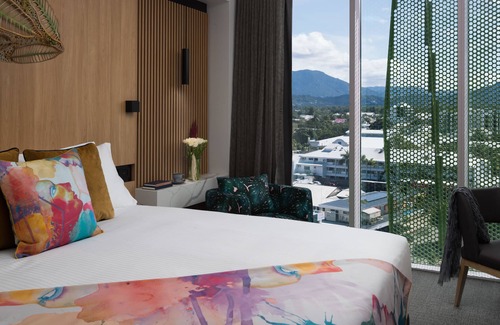 Cairns Central Business District Hotel | Crystalbrook Bailey