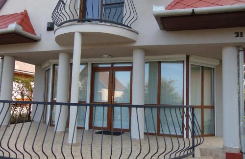 Zsorifurdo Apartment | CSEVI Apartmanház