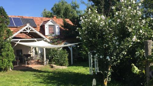 Gyulakeszi House | Csobánc Szerelem-Nemzeti Park-Önalló Ház - klimatizált